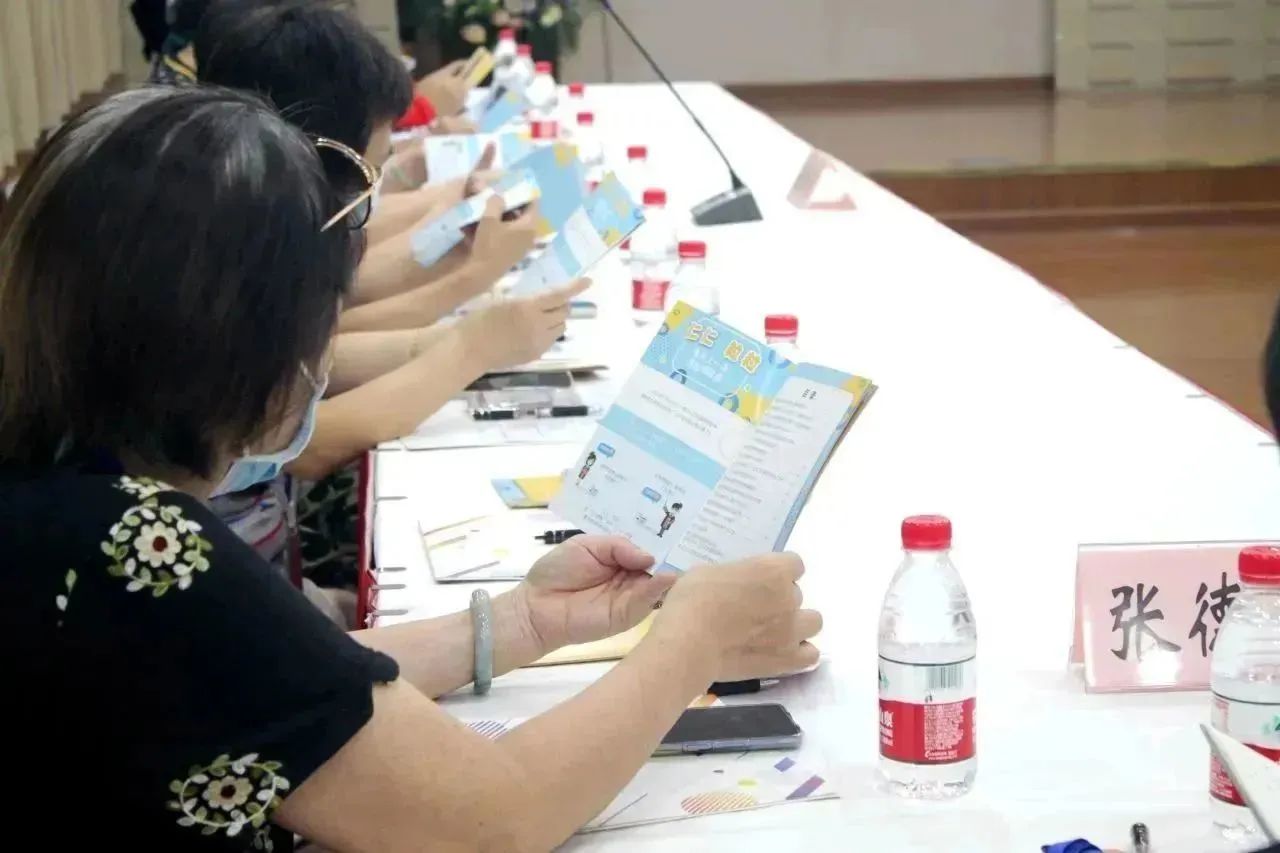 共建透明政務(wù) 共享發(fā)展成果——新涇鎮(zhèn)社區(qū)事務(wù)受理服務(wù)中心政府開放月活動8.jpg